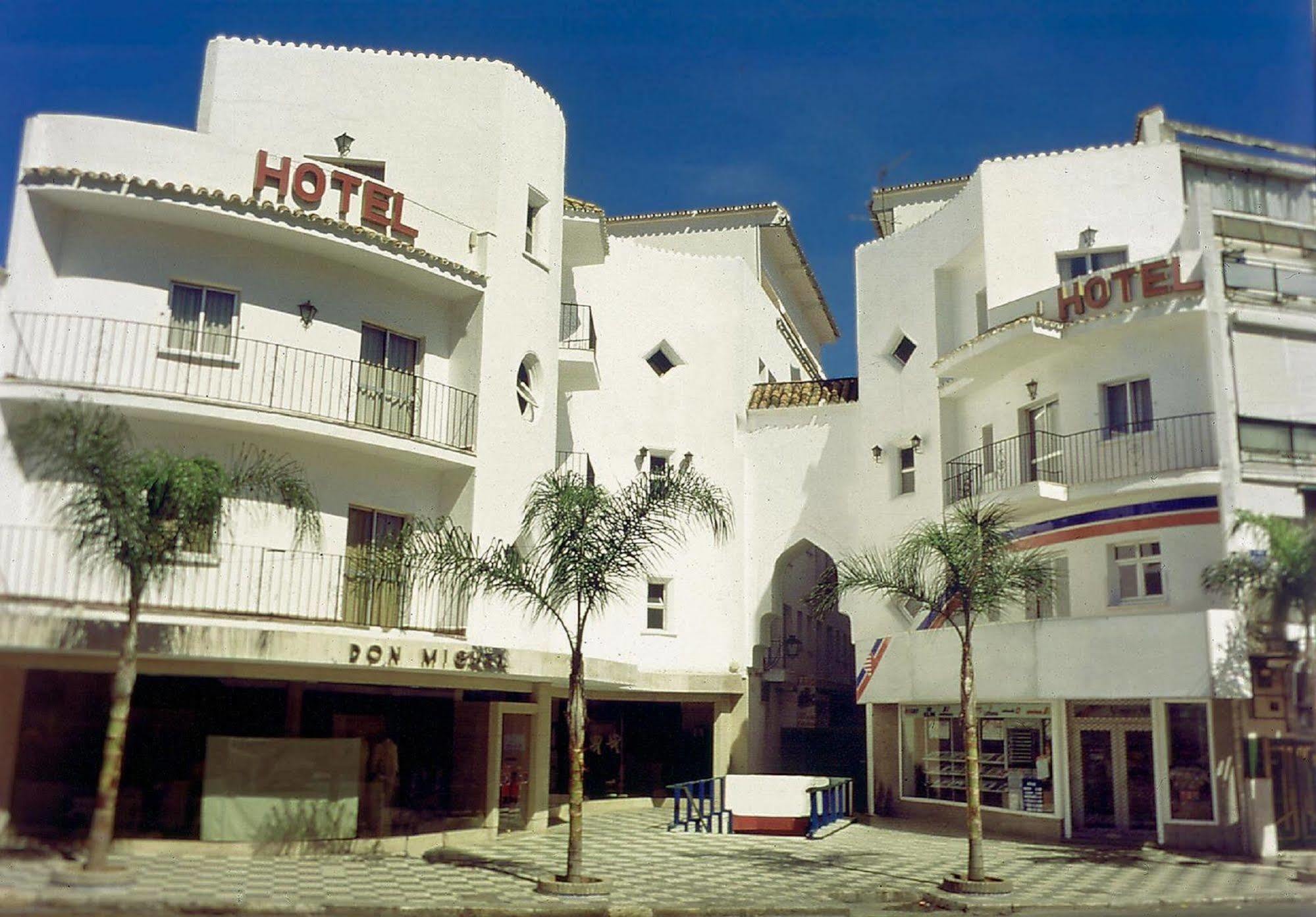 Kristal Hotel Torremolinos Exterior photo